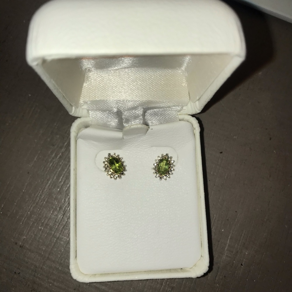 Vintage 14 Kt gold green studs